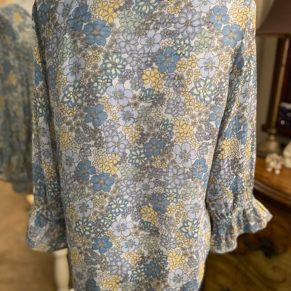 Floral Button-Down Blouse - Blue and Yellow - Picture 5 of 10